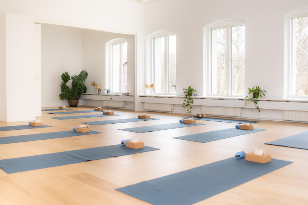 SENIOR YOGA – faste hold
